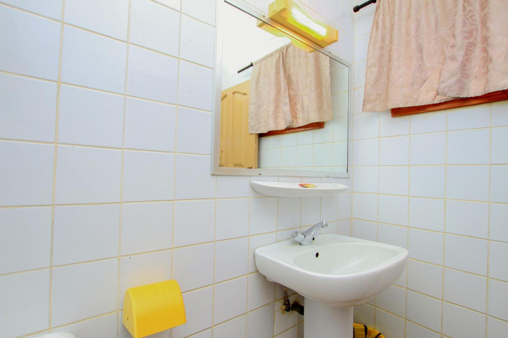Hotel Le Prince Котону Екстериор снимка