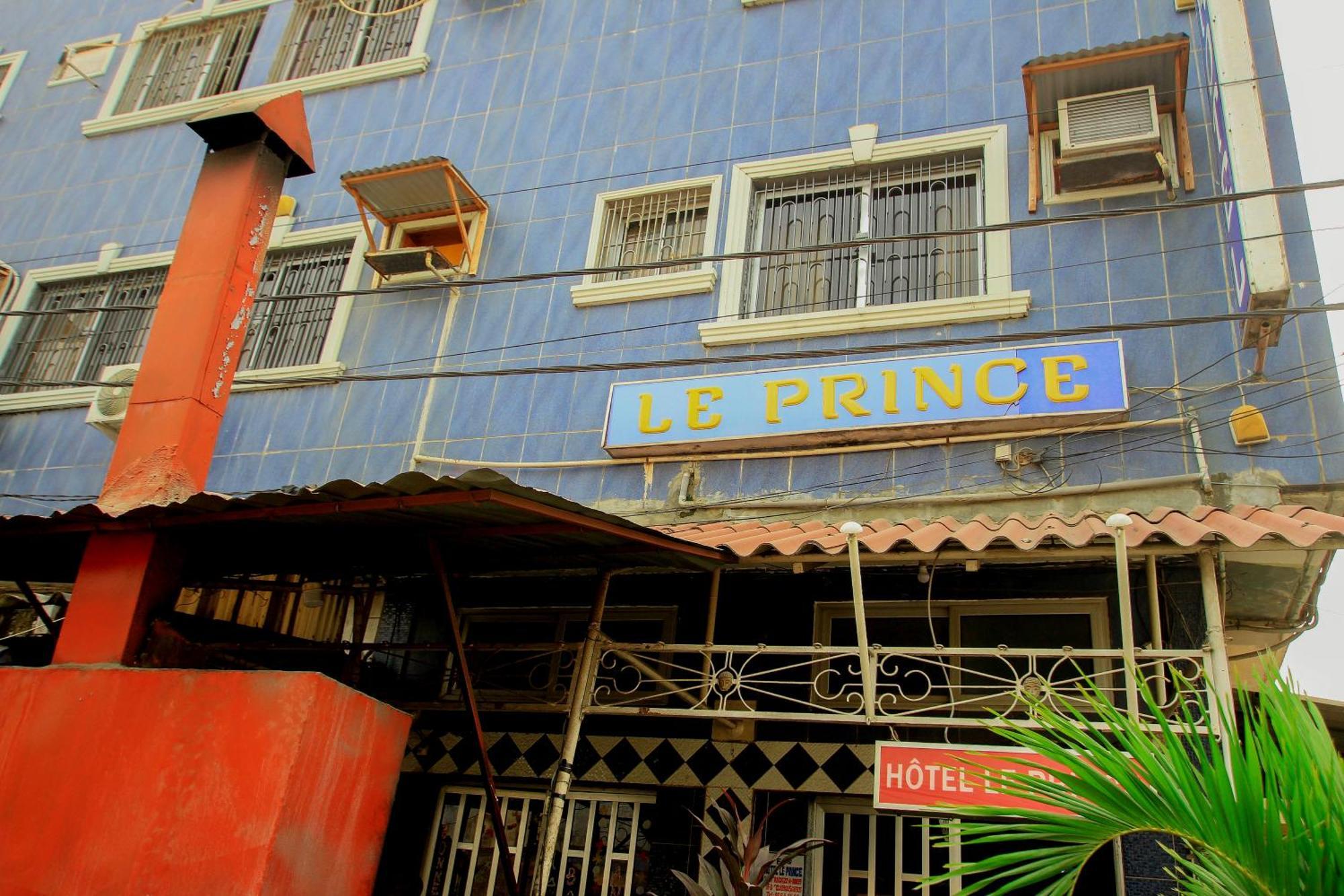 Hotel Le Prince Котону Екстериор снимка