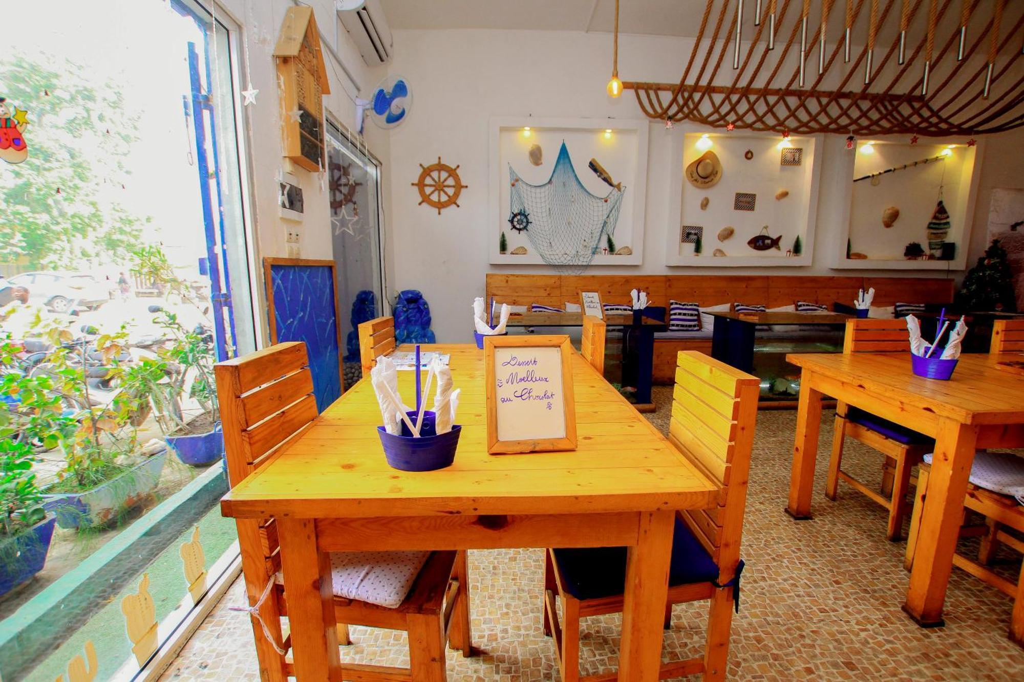 Hotel Le Prince Котону Екстериор снимка
