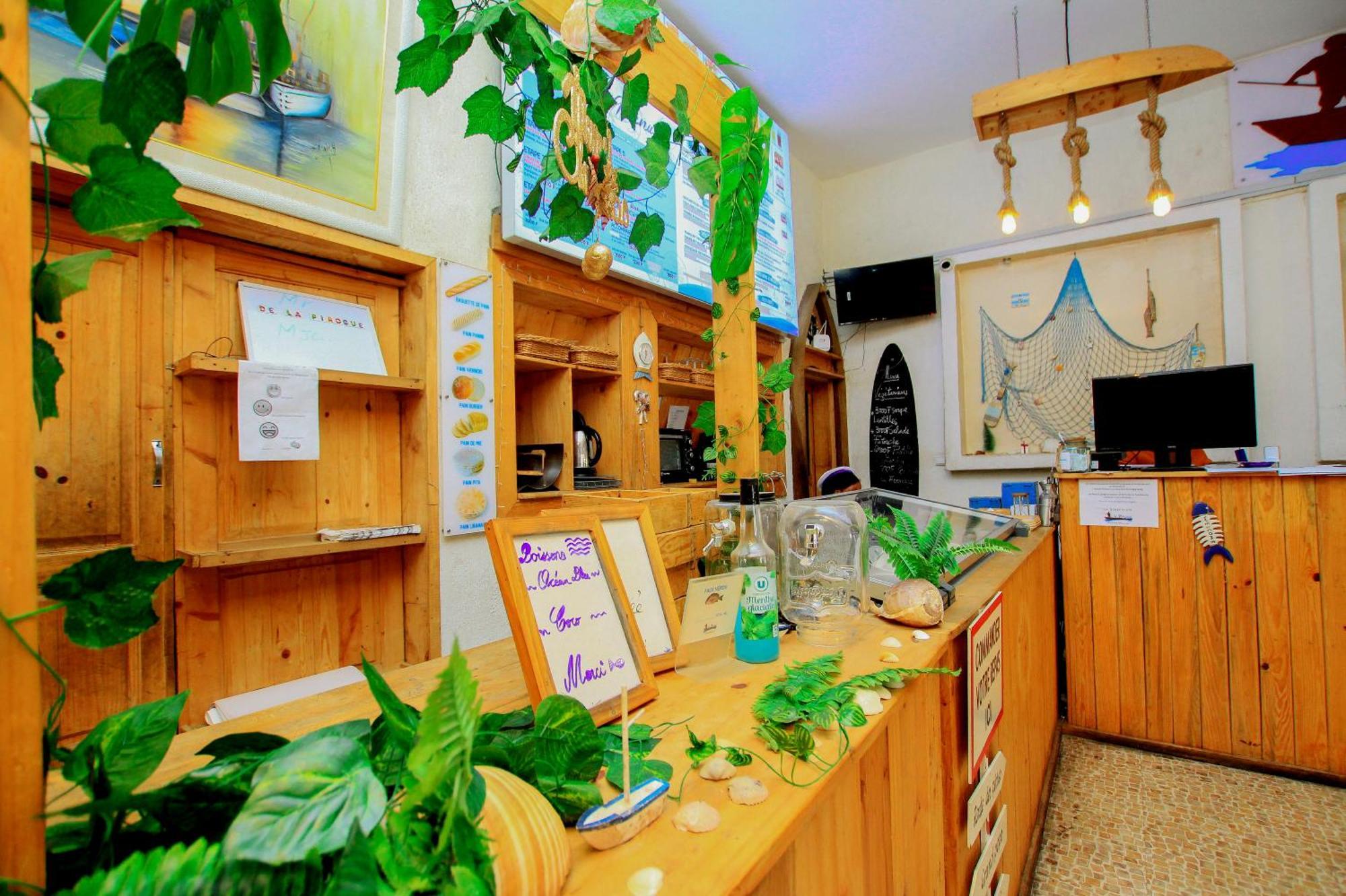Hotel Le Prince Котону Екстериор снимка