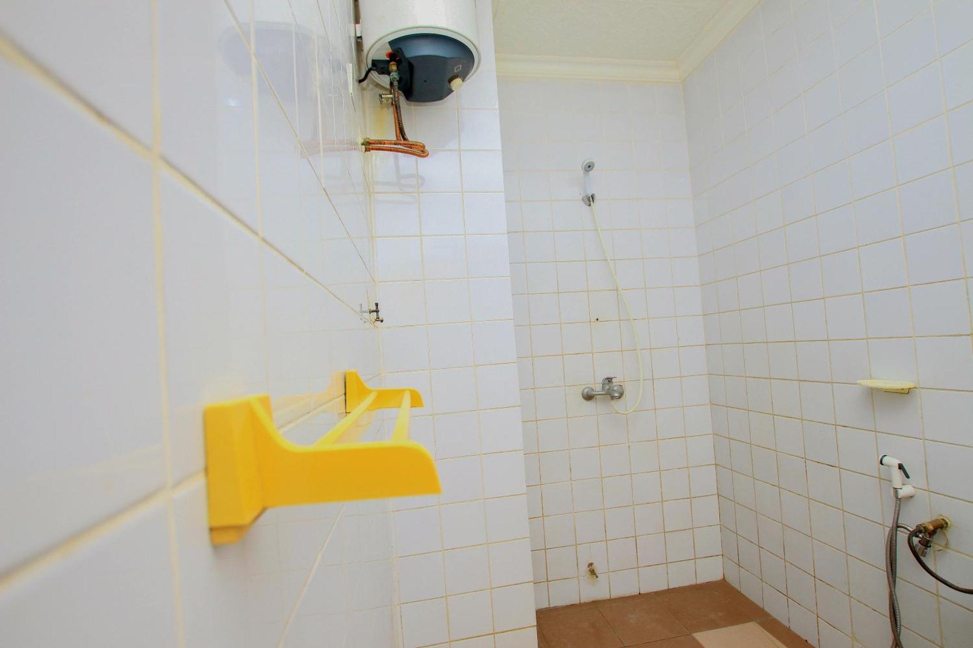 Hotel Le Prince Котону Екстериор снимка